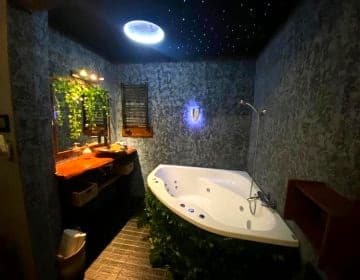Tropicana Jacuzzi Apartment