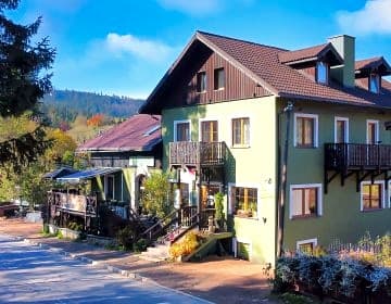 Zajazd Karłów Restauracja & Pokoje Gościnne