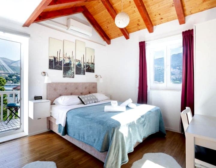 Cosmai Residence
