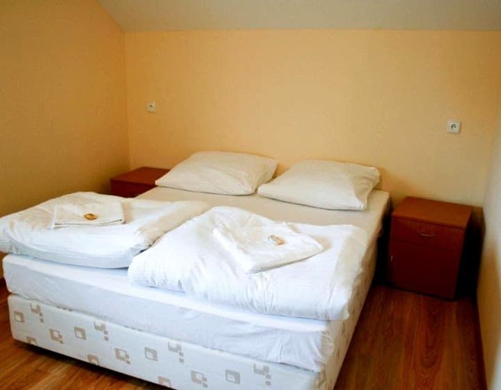 Hotel 7