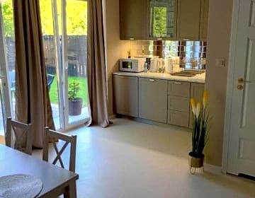 House Apartment z ogródkiem