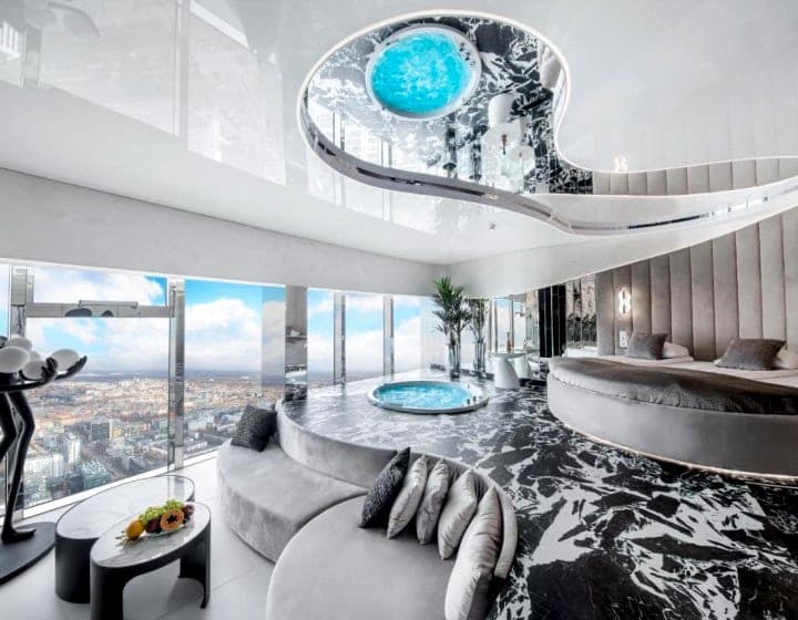 Apartamenty Sky Tower z Jakuzzi Przy Oknie