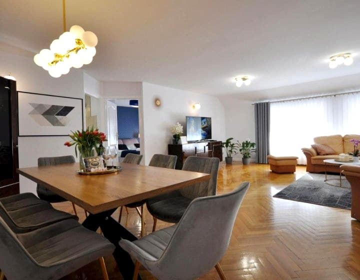 Apartament Family First