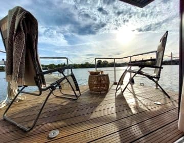 Lemuria Houseboat - pływający domek na wodzie