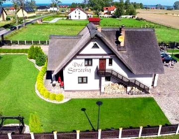  Pod Strzechą-Darłowo w cichej, spokojnej z dala od miejskiego zgiełku okolicy.