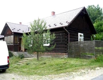 Klimatyczny Domek na Pogórzu Jasielskim | otoczony zielenią | salon z kominkiem 