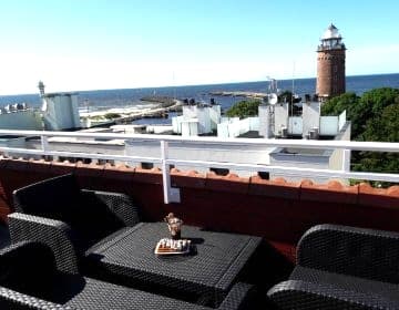 Apartament z pięknym widokiem na morze i latarnię morską 100 m od plaży
