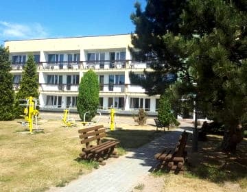 Nowy Jantar. Komfortowe pokoje z wyżywieniem, basenem, atrakcjami
