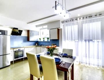 Apartamenty Online. Komfortowy wypoczynek 300m od pięknej, szerokiej plaży