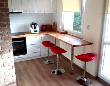 APARTAMENT 300 M OD MORZA