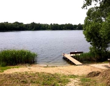 Sezon-2026--Samodzielny dom z ogrodzoną działką nad jeziorem Szczytnowskim