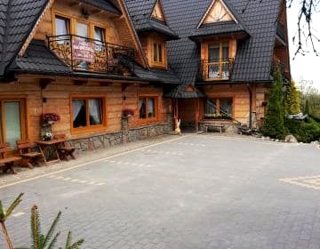 Pokoje w góralskim domu MKameralna atmosferara, góralski styl, spokojna okolica.
