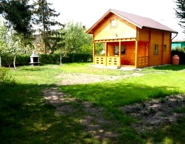 Domek drewniany nad Jeziorem Strzeszowskim