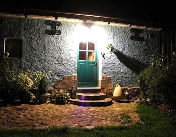 Domek na górce i Pensjonacik pod Tulipanem nad jeziorem