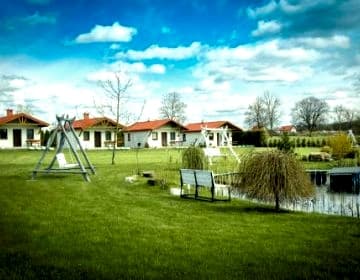 Domki nad jeziorem Tałty- prywatny pomost