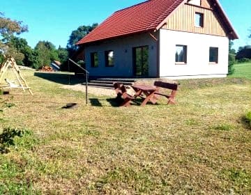 Dom na wyłączność w malowniczej i cichej okolicy.