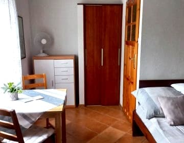 ANDONIS | W pełni wyposażone komfortowe pokoje