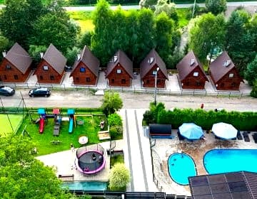 Domki drewniane z 2 sypialniami. Dwa podgrzewane BASENY. Willa SPA dla 12 os. 