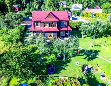 Willa Świt. Pokoje w stylowym domu z drewnianych bali. Ogród, sauna. 