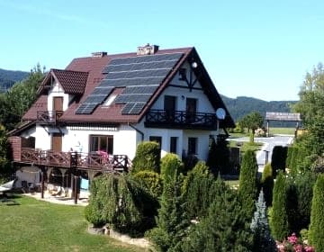 Dom z pięknymi widokami na góry, basenem i sauną. Na uboczu !!! 