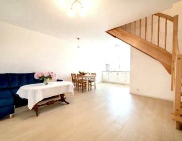 Domki apartamentowe blisko morza i lasu. Idealne dla rodzin w spokojnej okolicy.
