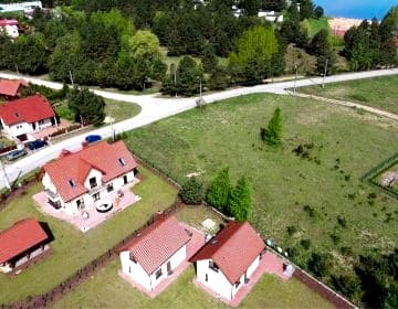 Komfortowe domki nad jeziorem - Zielony domek