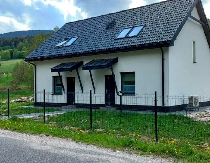 Domek nad potokiem