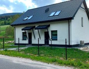 Domek nad potokiem