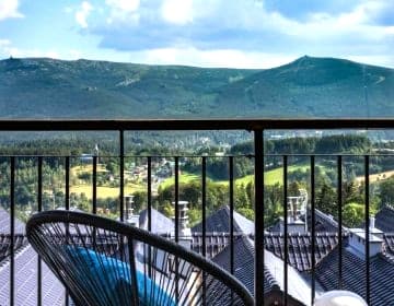 Słoneczny apartament z widokiem na góry