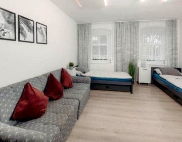 WOLSKA APARTMENT 80m2 - 7 people, 3 rooms