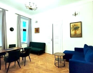 Falcon Apartment