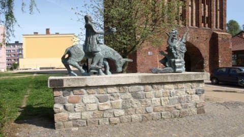 Pomnik Chrystus przybywa do Sławna