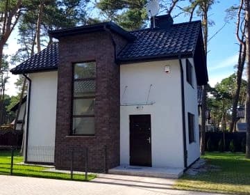 LEO ROYAL HOME