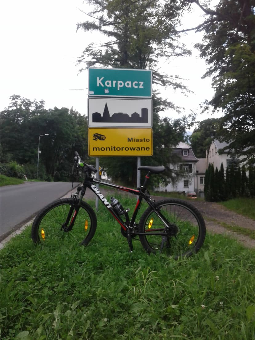 Czarny Bór, Karpacz Je