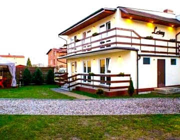 Komfortowe pokoje z aneksami blisko plaży i centrum