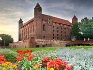 gniew - 16 zamków, w których możesz nocować. Poczuj się jak król!