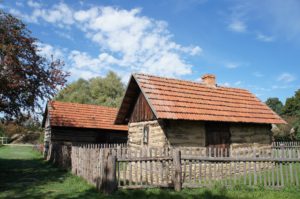 Wieś polska 300x199 - Polska agroturystyka - odkryj piękno polskich wsi!