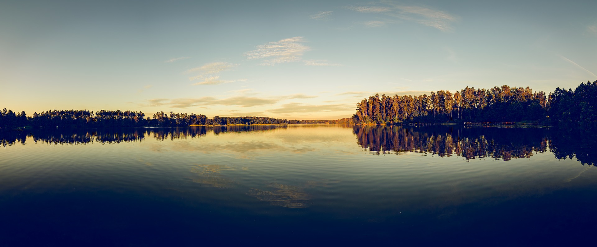 lake 1609598 1920 - Chcesz wypocząć w domku letniskowym? Sprawdź gdzie najlepiej pojechać!