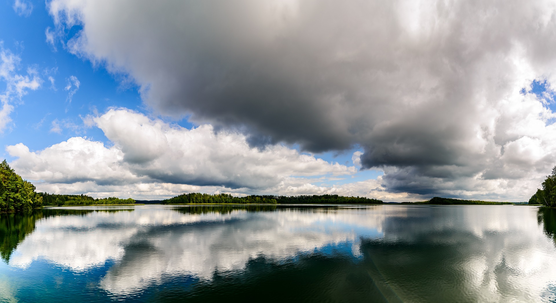 lake 1609596 1920 - 5 najpiękniejszych miejscowości w kujawsko-pomorskim