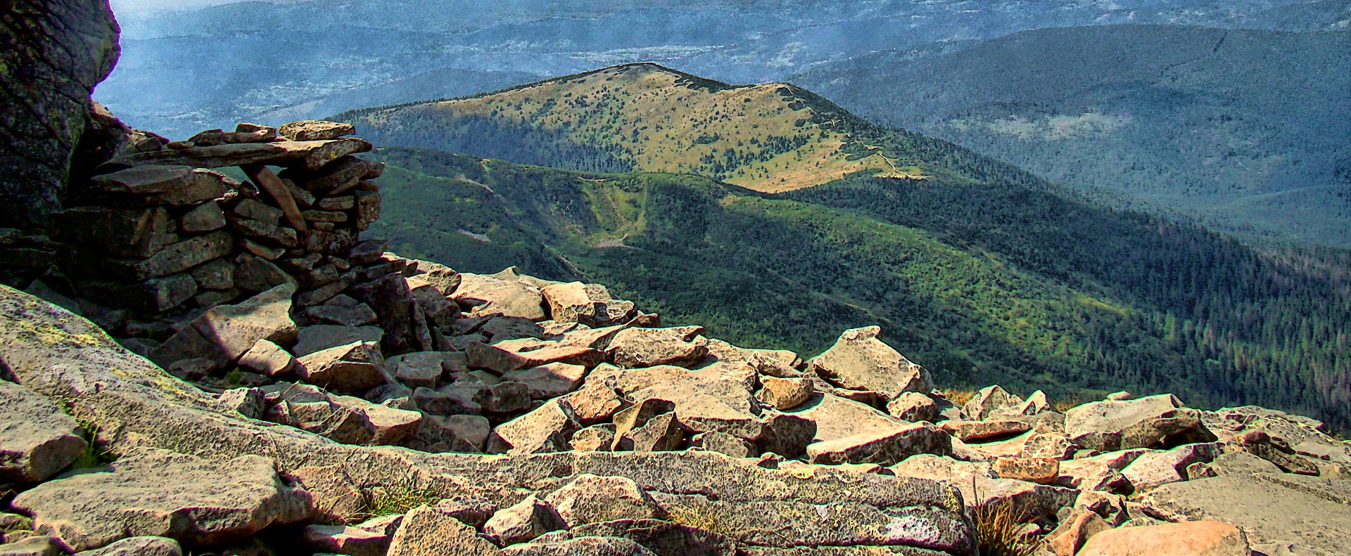 mountains 1973951 1920 - Wycieczka od Krakowa aż pod Babią Górę