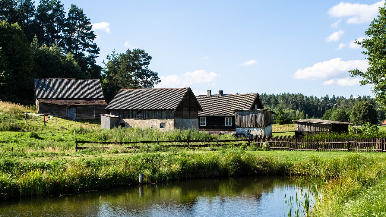 lake 3689303 1280 - Warmińsko-mazurskie skarby - odkryj je razem z nami!