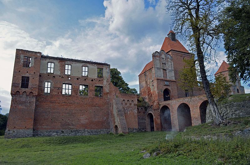 Zamek Szymbark 2 - 3 niezwykłe miejsca na Mazurach - tylko dla prawdziwych pasjonatów