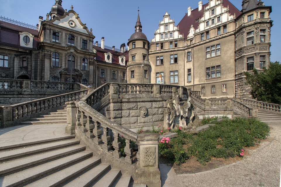 Poznaj zaskakujące fakty o zamku w Mosznej! sabine 930773 960 720 - Poznaj zaskakujące fakty o zamku w Mosznej!