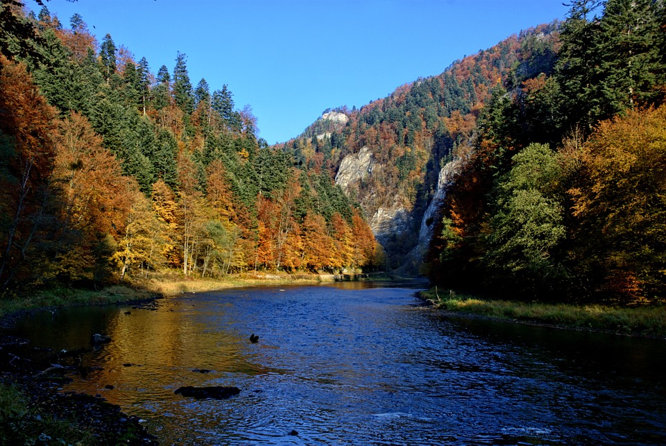 pieniny 1012215 960 720 - Jurty na Kaszubach? Sprawdź to i inne wyjątkowe miejsca w Polsce, które musisz zobaczyć!