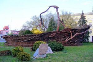 5699 912 najwiekszy kosz na swiecie 300x200 - 8 niezwykłych atrakcji na Wielkanoc - spędź czas inaczej niż zwykle