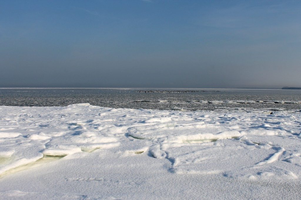 baltic sea in winter 3882138 1280 1024x682 - Bałtyk zimą - wybierz się w rejs po Morzu Bałtyckim!