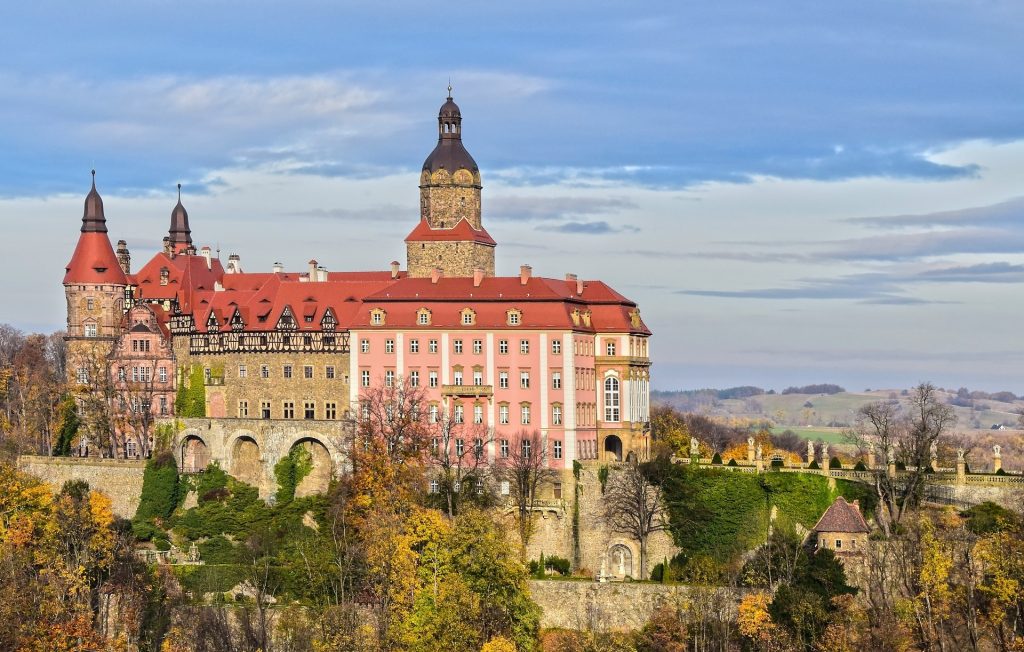 Szlakiem polskich zamków i pałaców, czyli Złote Pinezki 2023 castle 7007996 1920 1024x652 - Szlakiem polskich zamków i pałaców, czyli Złote Pinezki 2023
