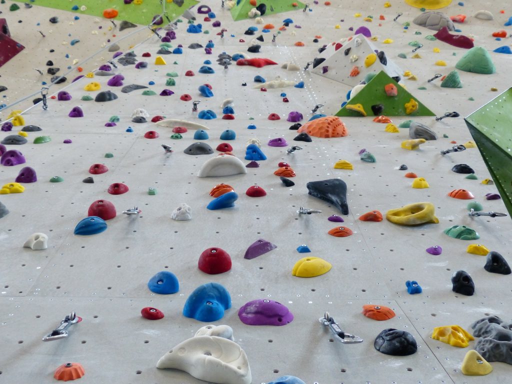 climbing holds 101538 1920 1024x768 - Z czego słyną Tarnowskie Góry? Podpowiadamy, co można zwiedzić na Górnym Śląsku