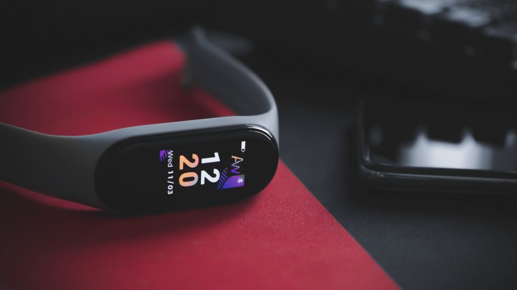 Doba hotelowa, czyli godzina zameldowania i wymeldowania gości fitness band g5823ce127 1920 1024x575 - Doba hotelowa, czyli godzina zameldowania i wymeldowania gości