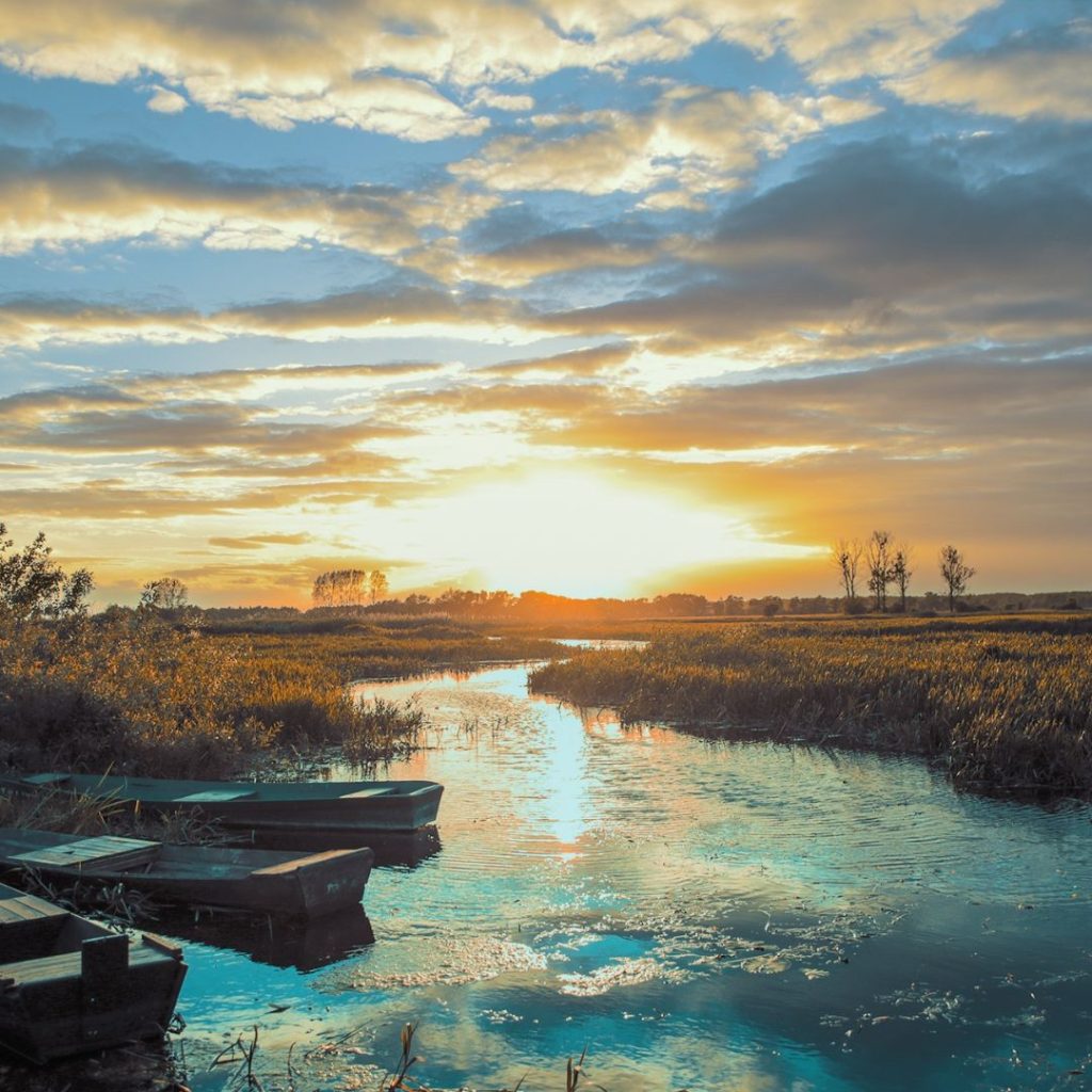 header1 1024x1024 - Jak zaplanować wakacje na własną rękę?